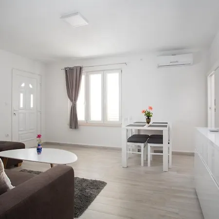 Serious Job Apartment Dubrovnik Exterior photo