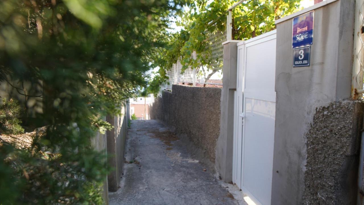 Serious Job Apartament *