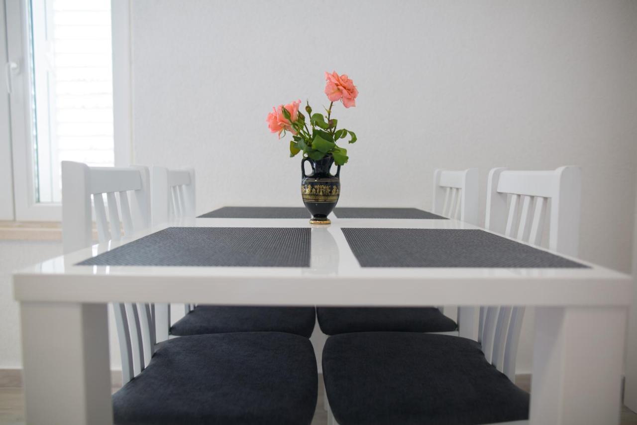 Serious Job Apartament Dubrownik
